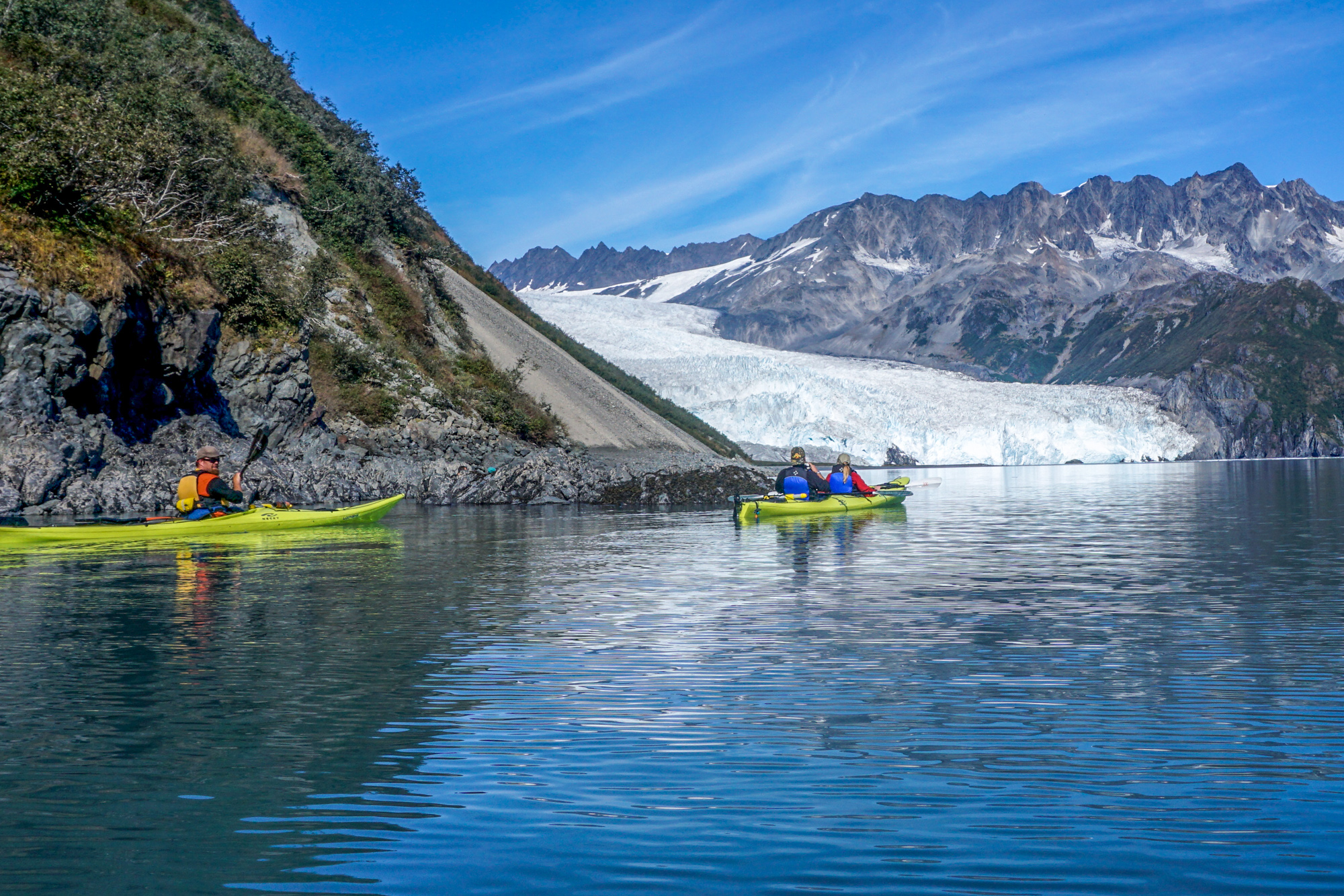 aialik glacier wildlife cruise and kayaking